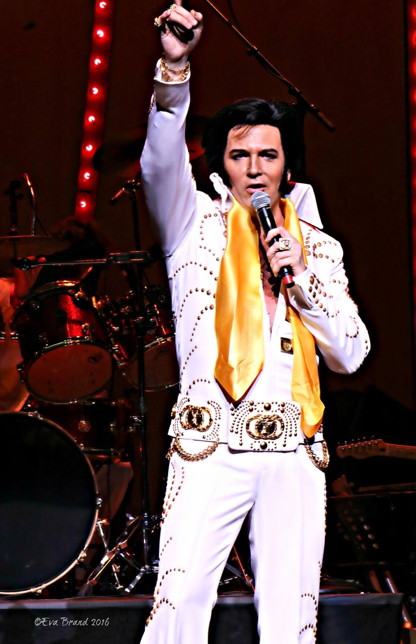 ドワイト・アイゼンハワー 来日公演 「Elvis On Stage in Mahoroza」